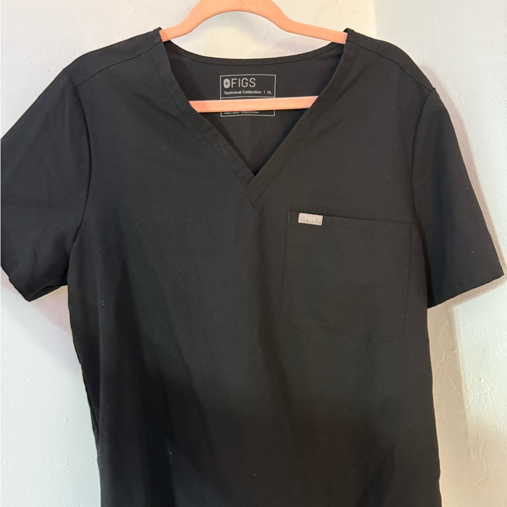 FIGS Men's Black Shirt